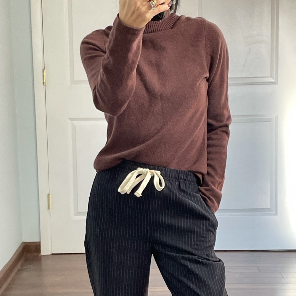 Sutton Studio 100% Cashmere Brown Turtle Neck Sweater size PS